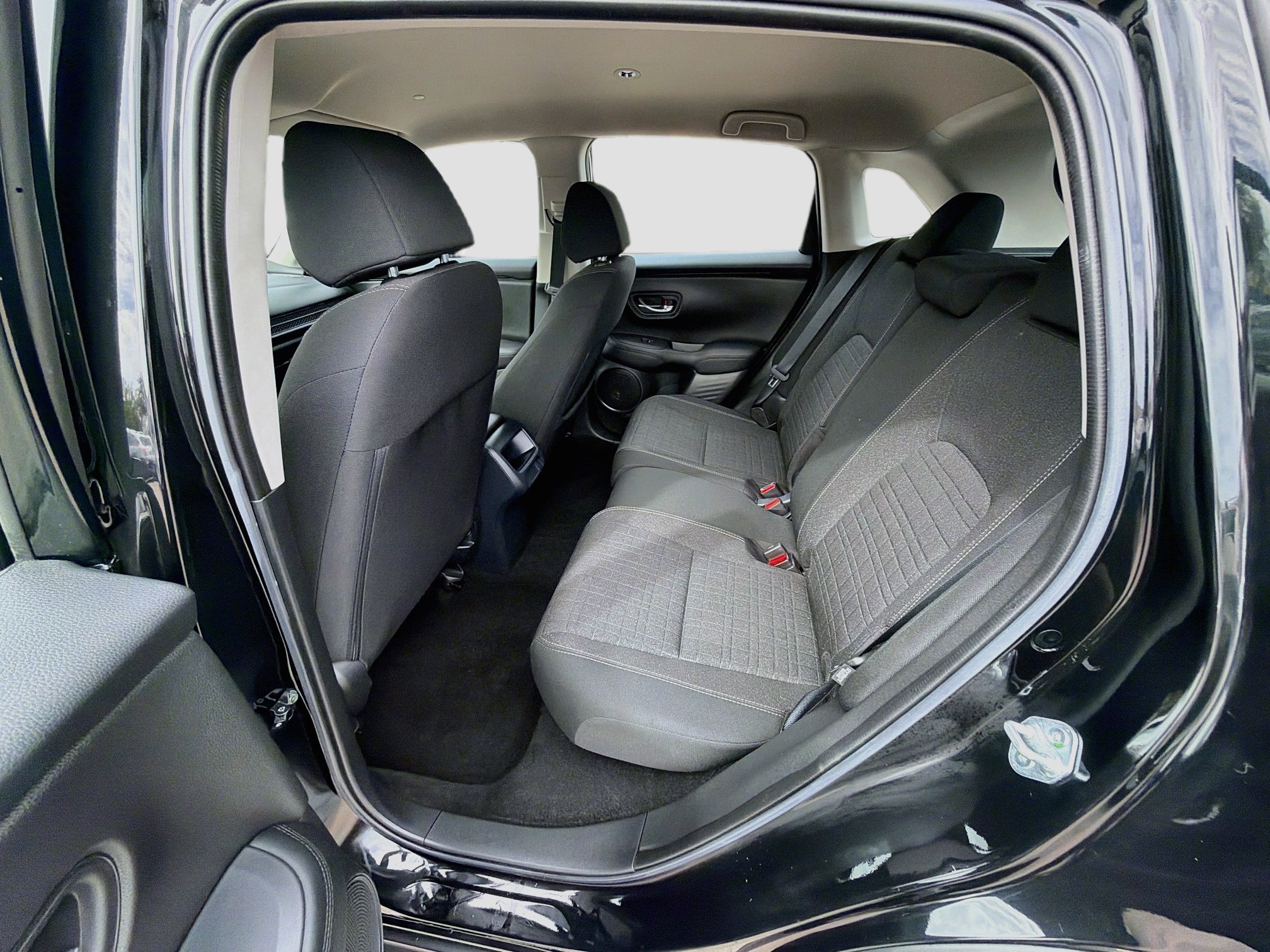 Used 2025 Honda HR-V LX image 23