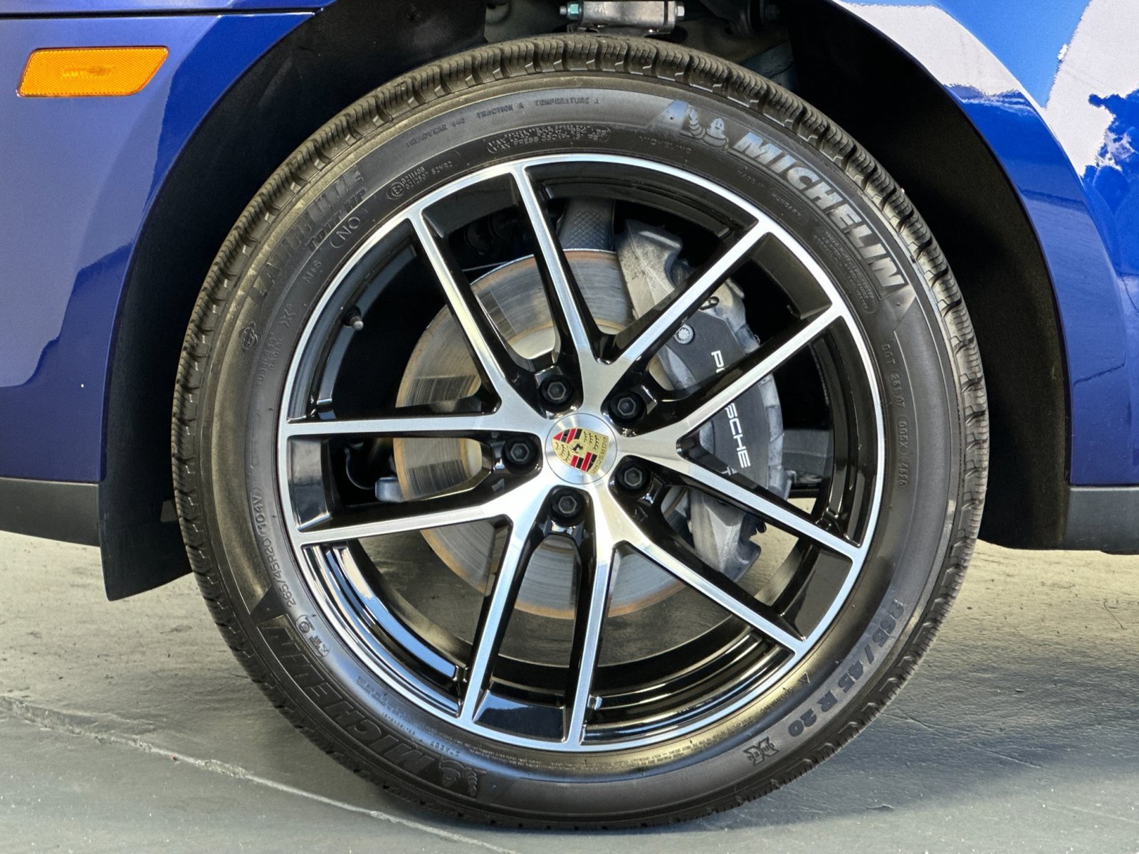 Certified 2026 Porsche Macan AWD/4WD image 32