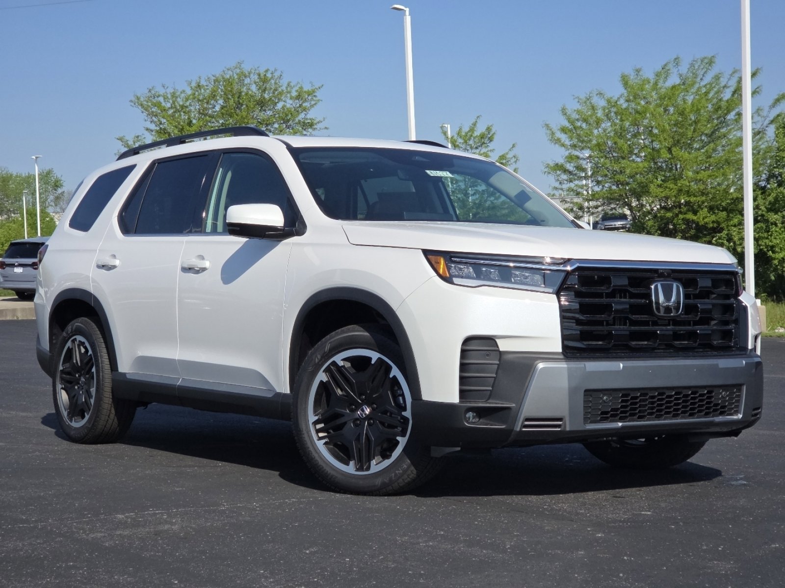 New 2026 Honda Pilot Touring image 2