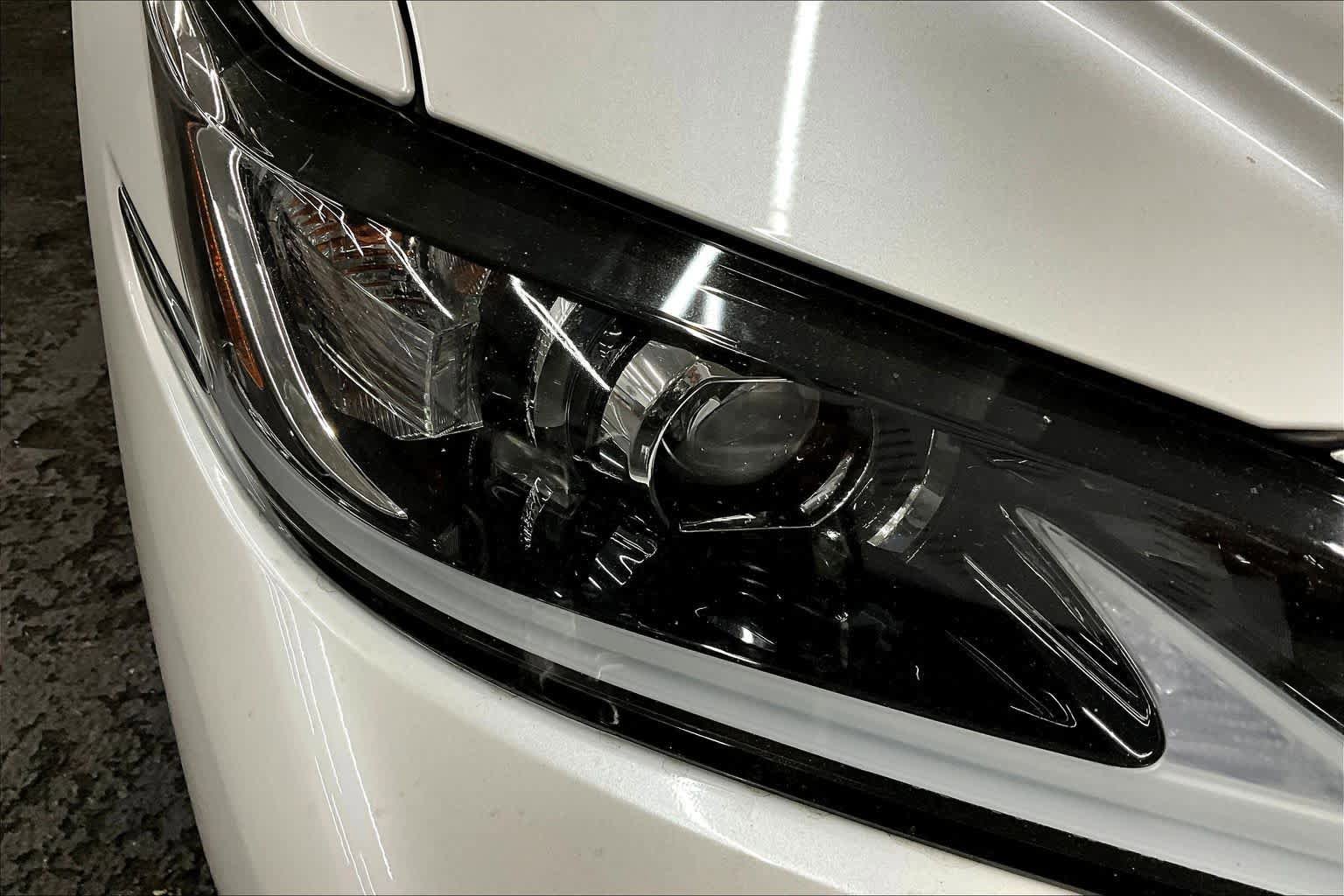 Used 2025 Lexus ES 300h w/ Premium Package FWD image 28