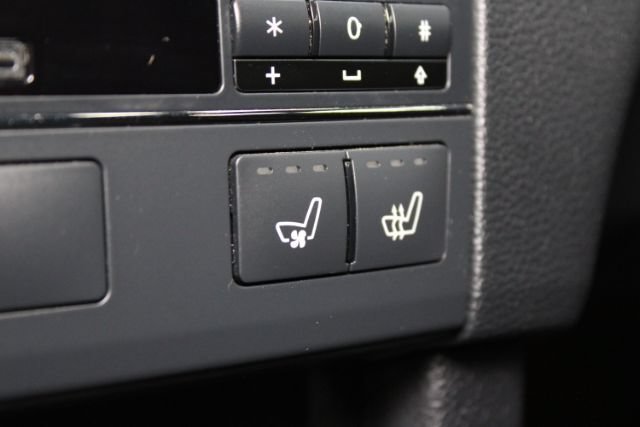 Used 2010 Mercedes-Benz E 550 Sedan w/ Premium 1 Pkg image 22