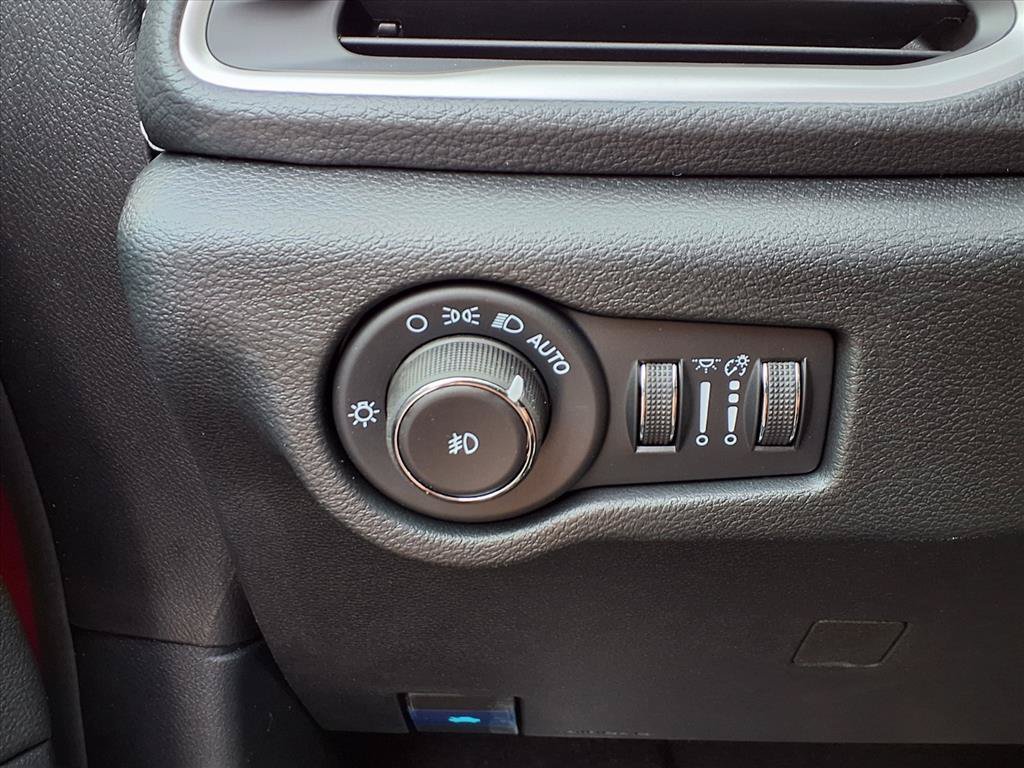 New 2026 Chrysler Pacifica Select FWD image 23