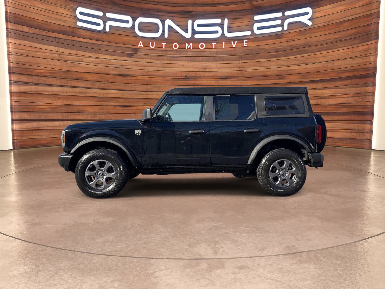 Used 2024 Ford Bronco Big Bend image 2
