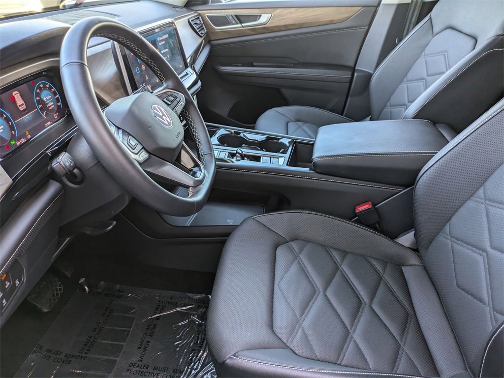 Used 2025 Volkswagen Atlas SE image 22