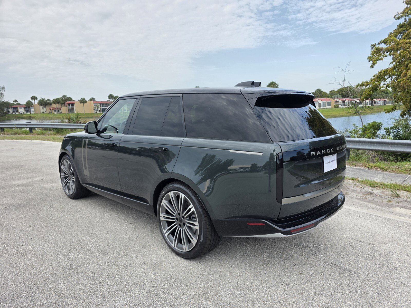 New 2026 Land Rover Range Rover SE AWD/4WD image 2