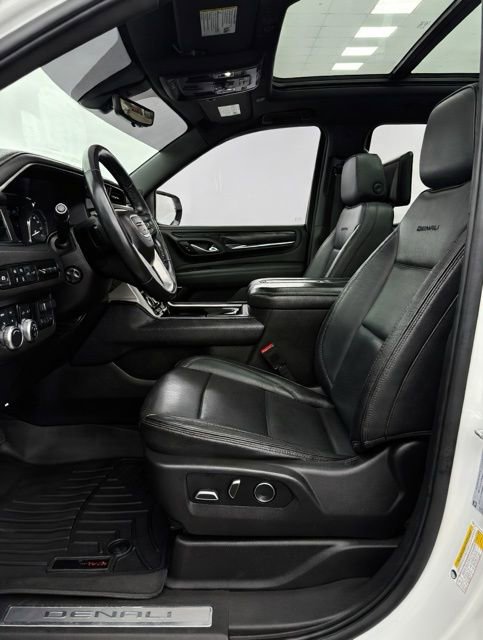 Used 2021 GMC Yukon XL Denali w/ Denali Premium Package image 10
