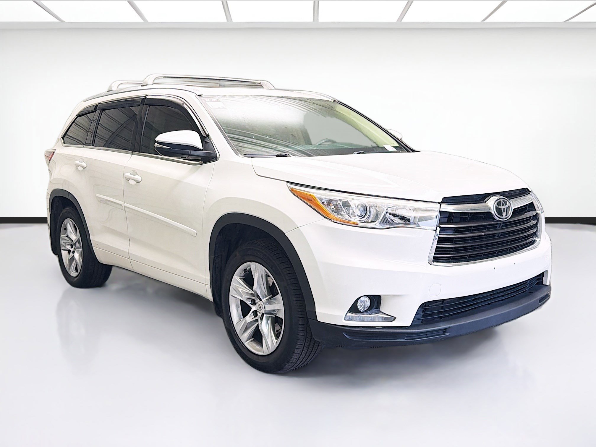Used 2015 Toyota Highlander Limited Platinum image 3