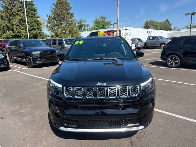 Used 2024 Jeep Compass Limited w/ Elite Group AWD/4WD image 5