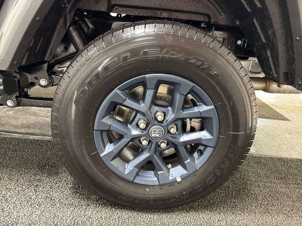 New 2026 Jeep Gladiator Sport AWD/4WD image 8