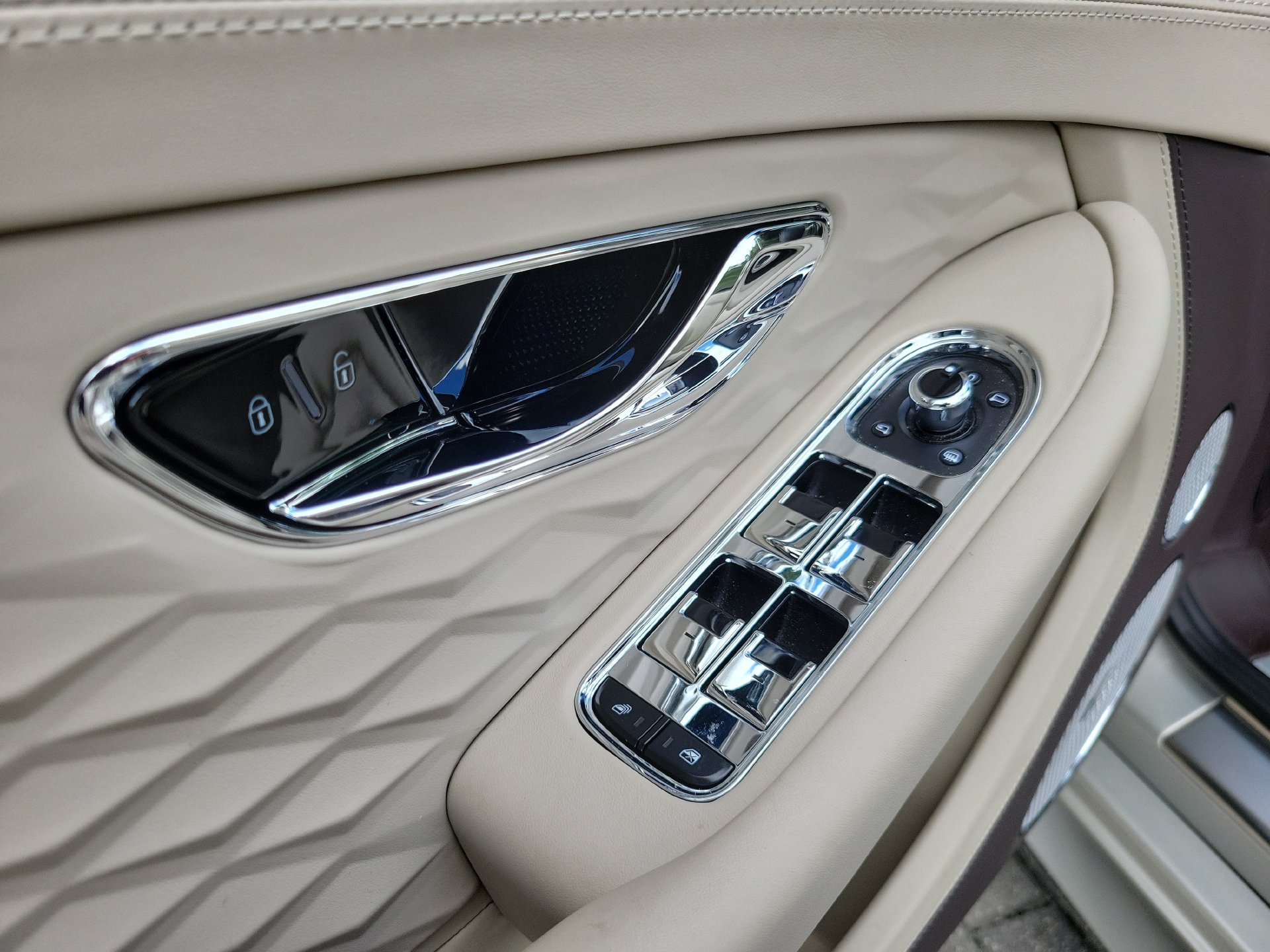 Certified 2025 Bentley Continental GT Speed AWD/4WD image 25