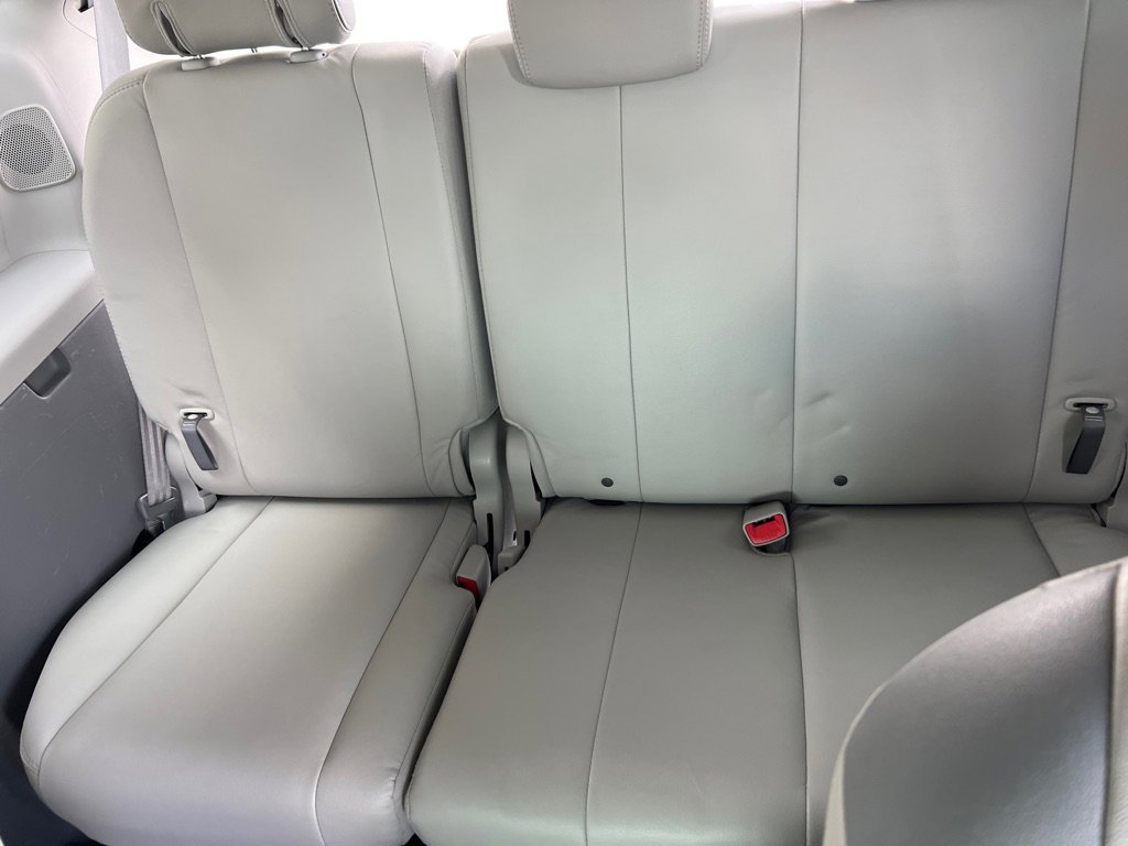 Used 2012 Toyota Sienna Limited w/ Premium Pkg image 10