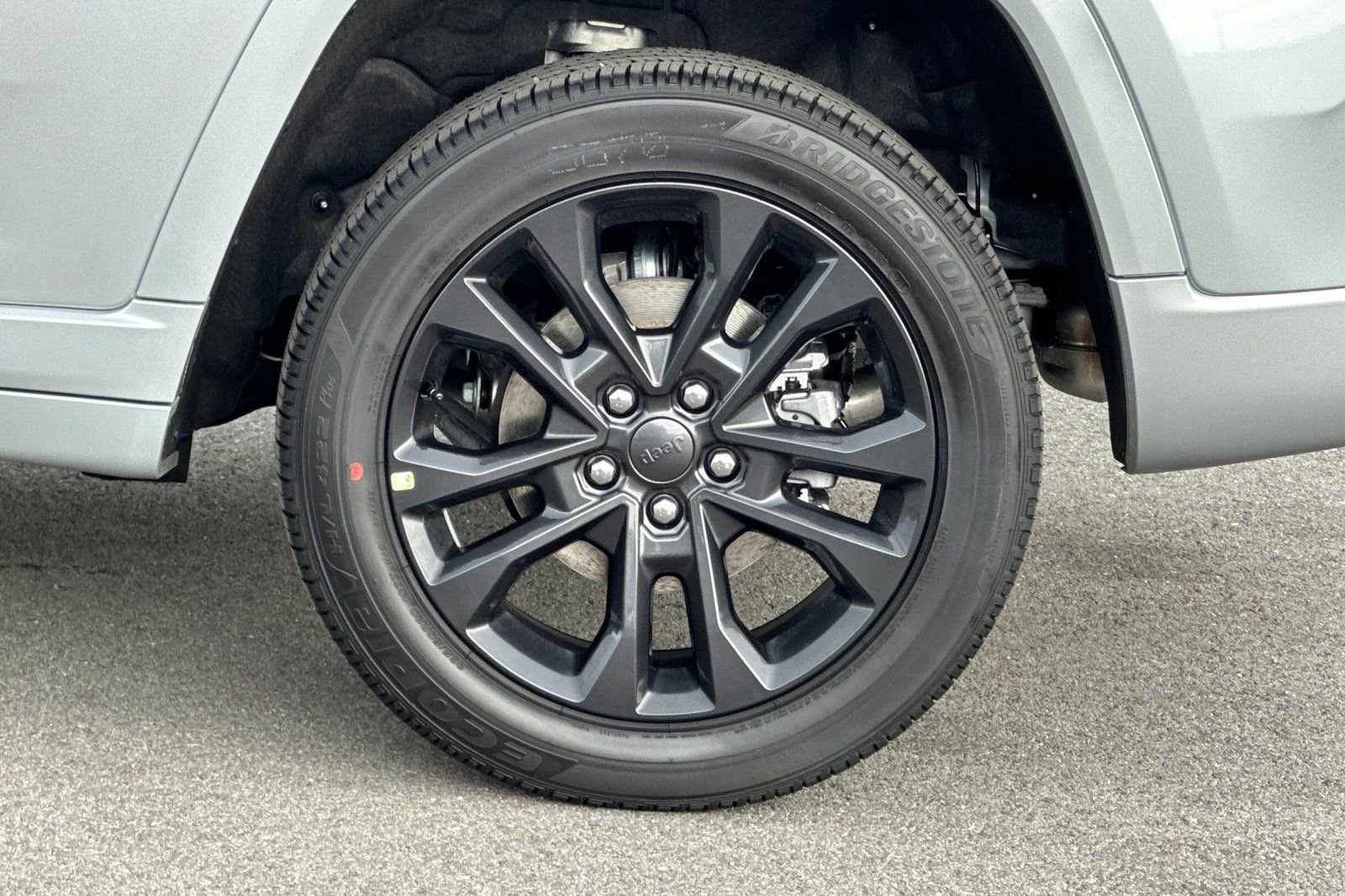 New 2026 Jeep Grand Cherokee Limited image 33