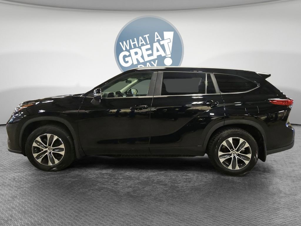 Used 2023 Toyota Highlander XLE AWD/4WD image 8