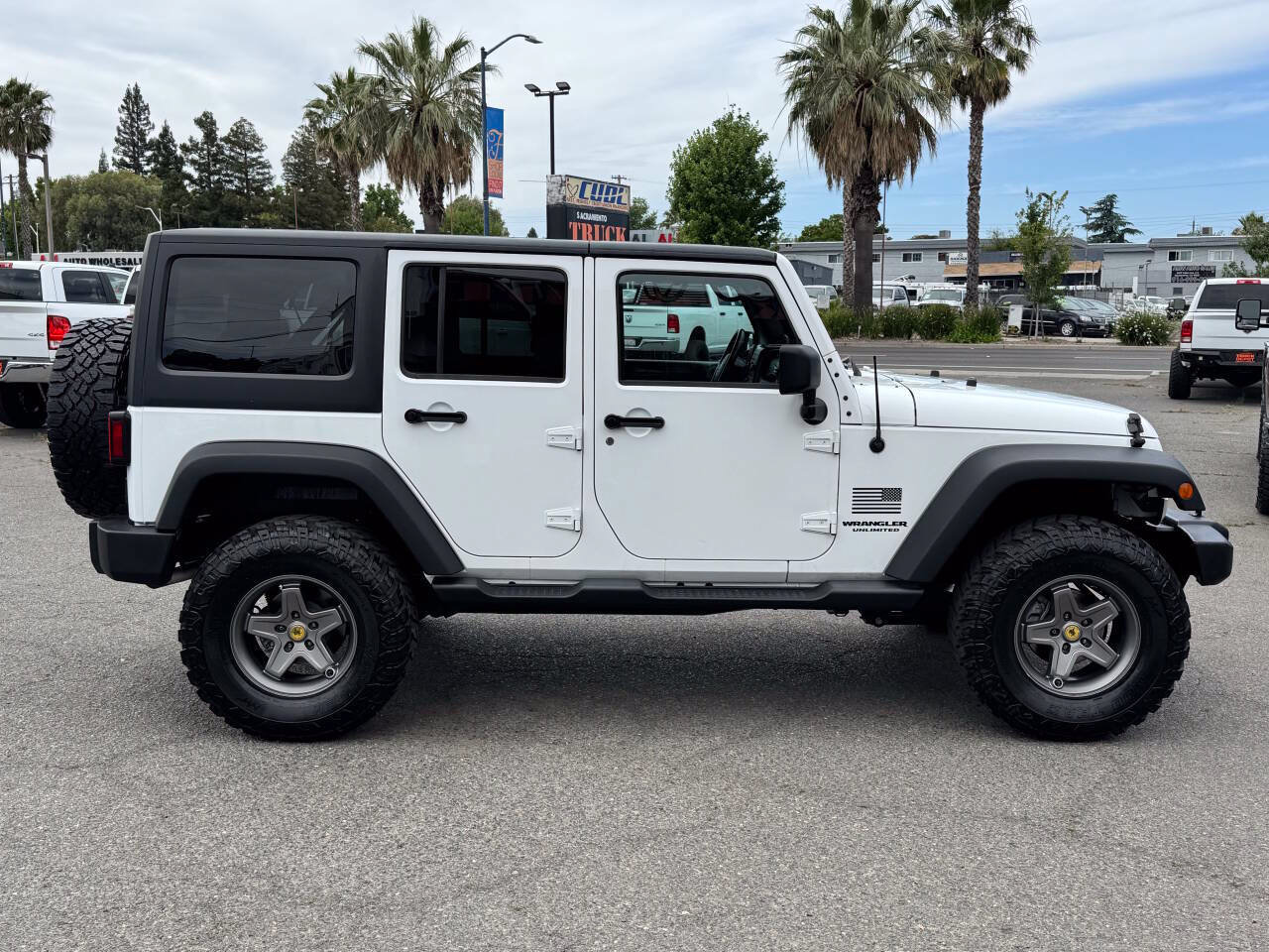 Used 2013 Jeep Wrangler Unlimited Sport AWD/4WD image 8