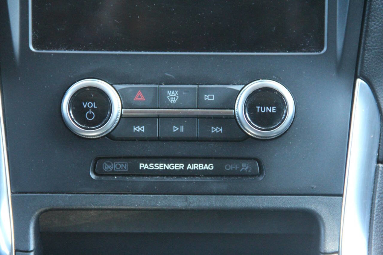 Certified 2024 Ford Edge Titanium AWD/4WD image 18