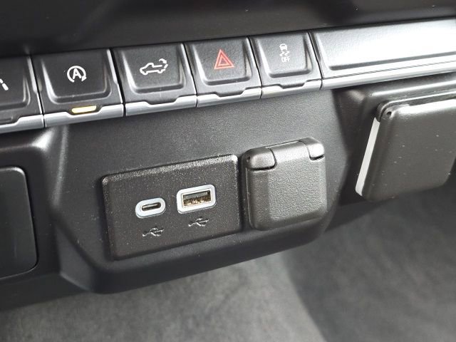 Used 2022 Chevrolet Silverado 1500 Custom image 13