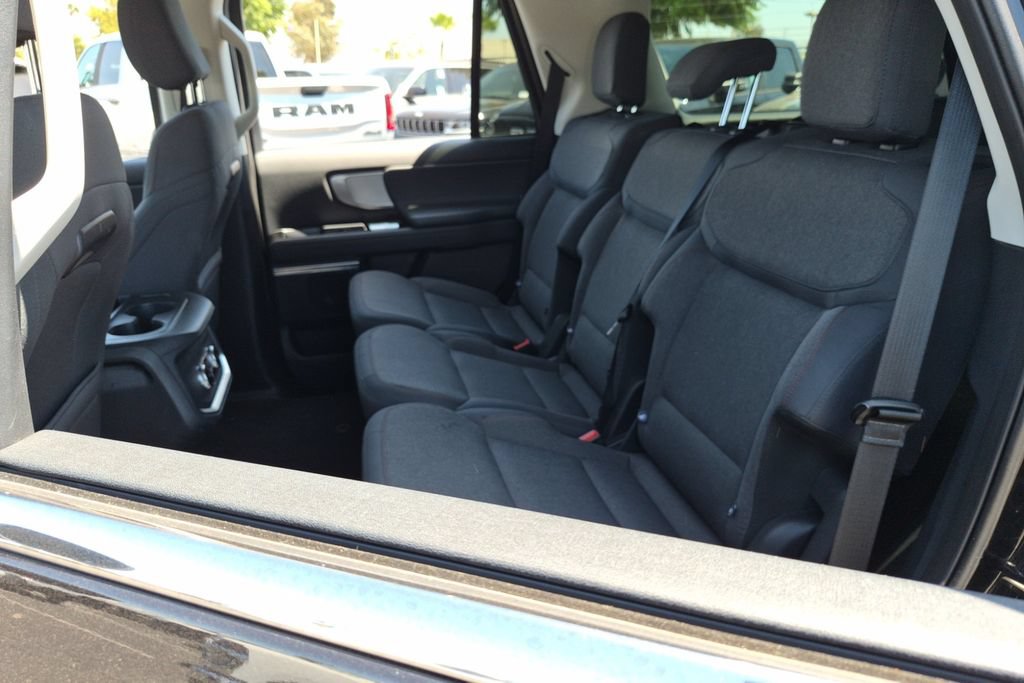 Used 2025 Ford Expedition Active AWD/4WD image 12