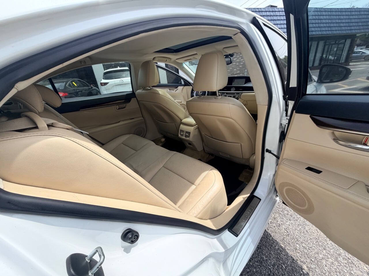 Used 2014 Lexus ES 350 w/ Luxury Package FWD image 45