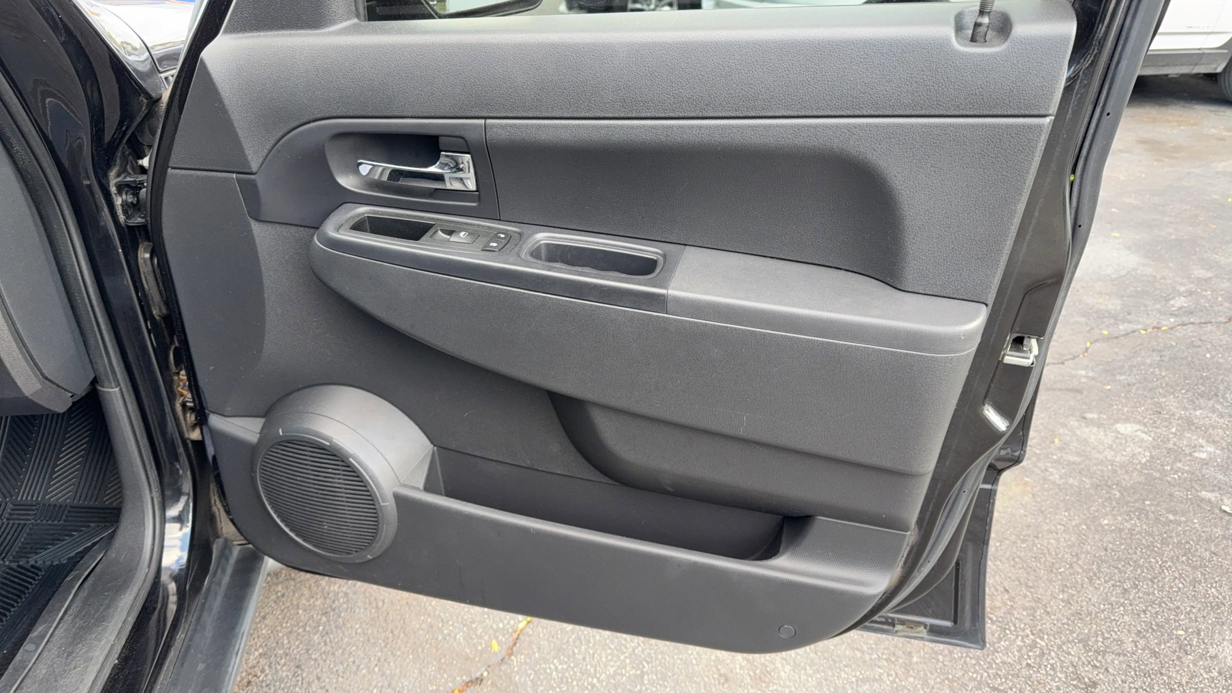 Used 2012 Jeep Liberty Sport w/ Driver Convenience Group image 15