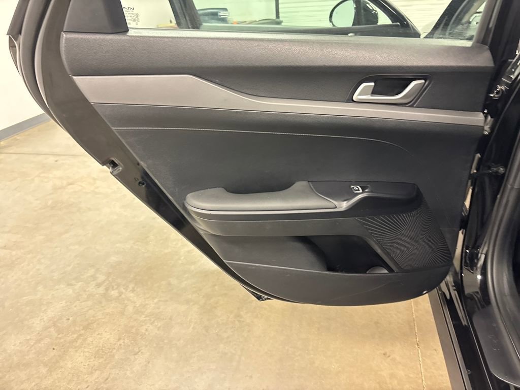 Used 2025 Kia K5 LXS image 28