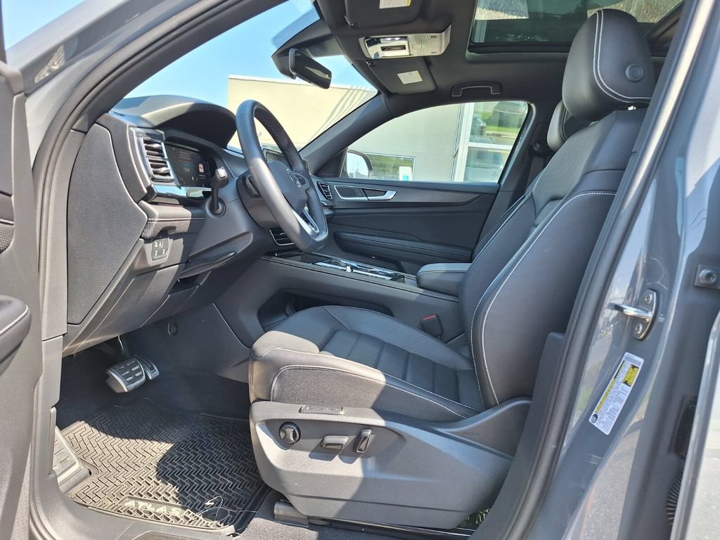 Used 2026 Volkswagen Atlas Cross Sport SEL R-Line AWD/4WD image 12
