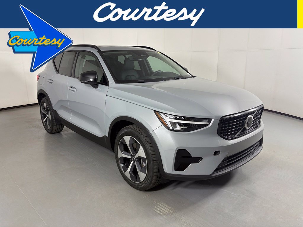 Used 2024 Volvo XC40 B5 Core