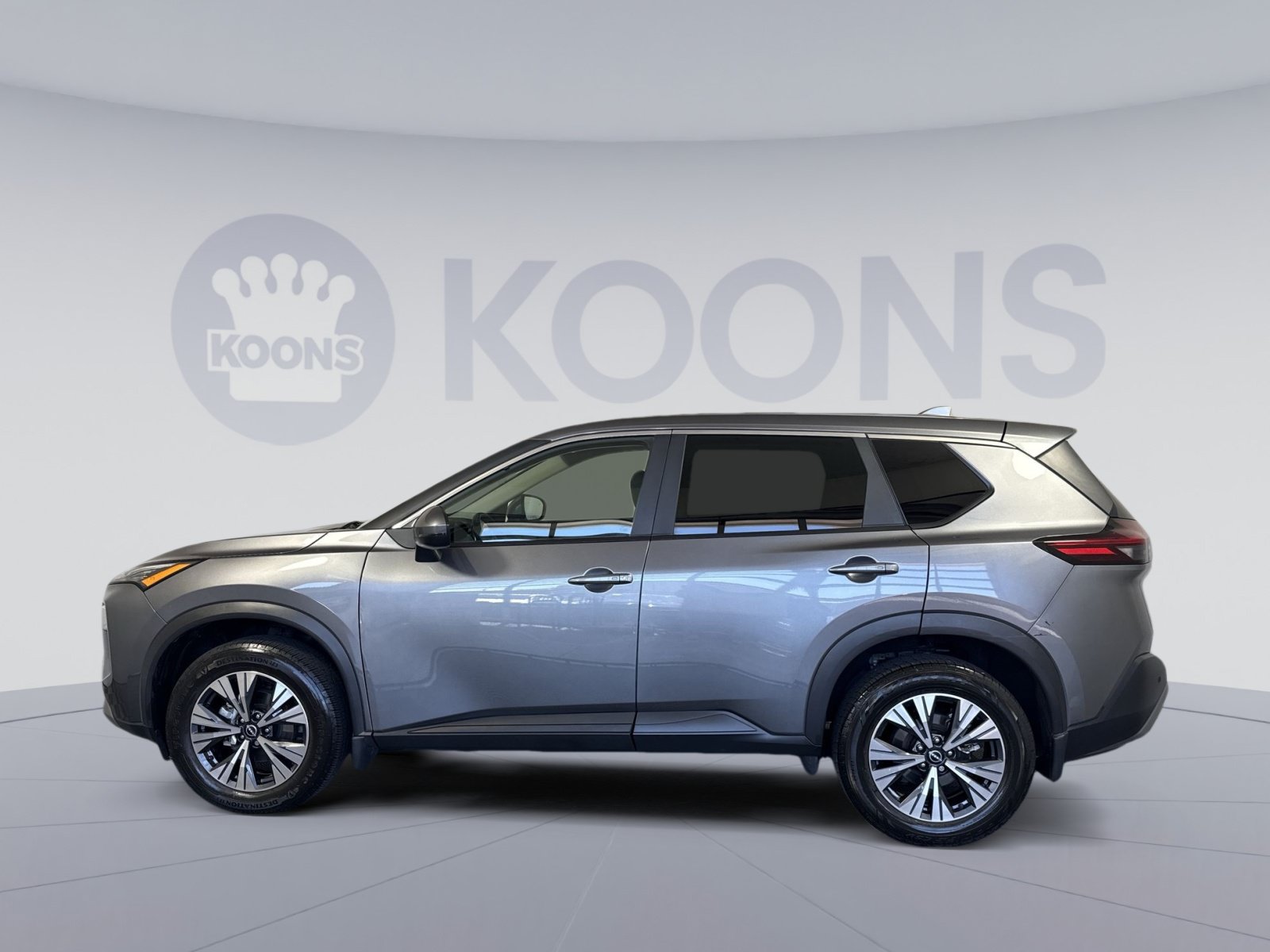 Used 2023 Nissan Rogue SV FWD image 2