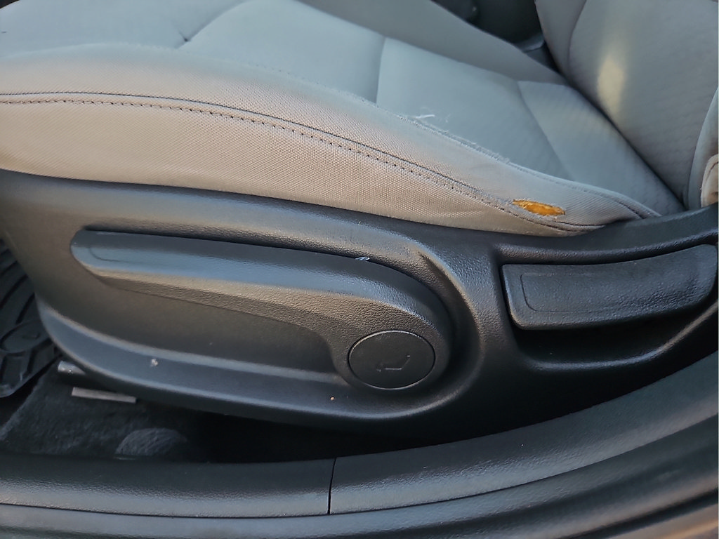 Used 2020 Hyundai Elantra SEL w/ Winter Weather Package FWD image 14