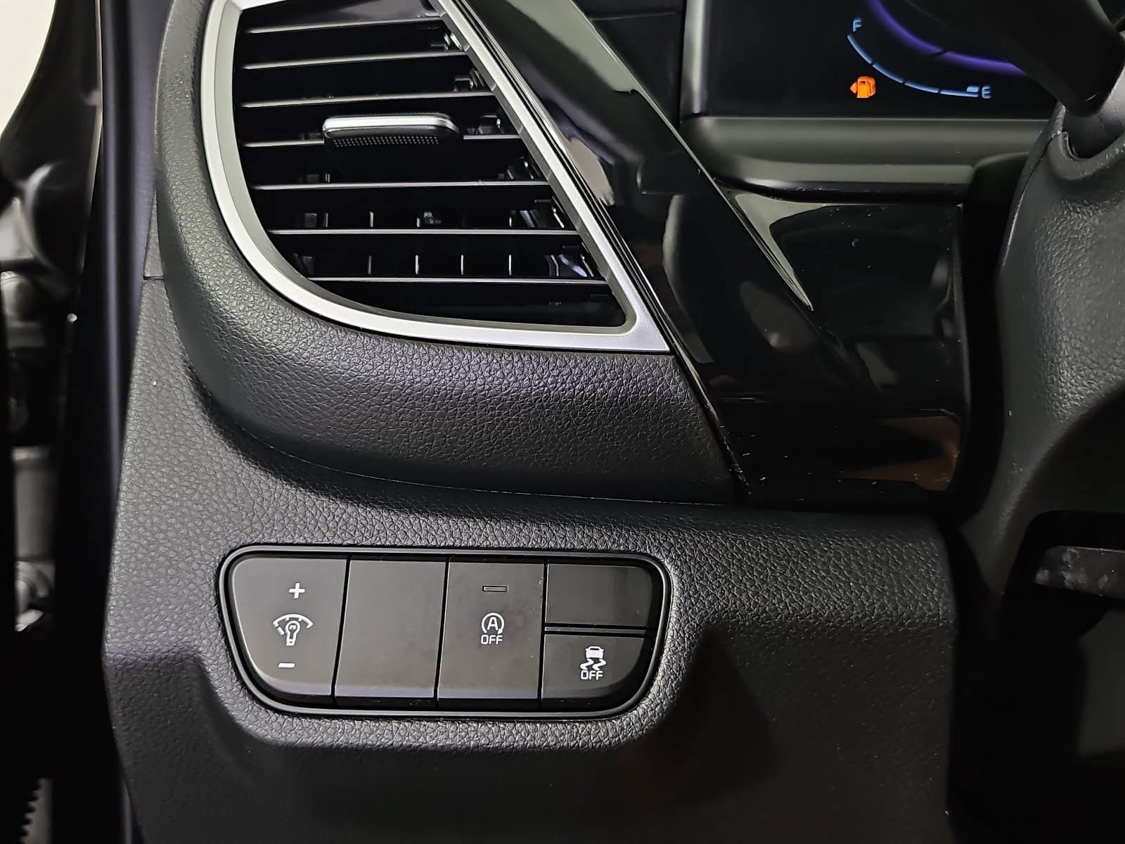 Used 2025 Kia Seltos S FWD image 25