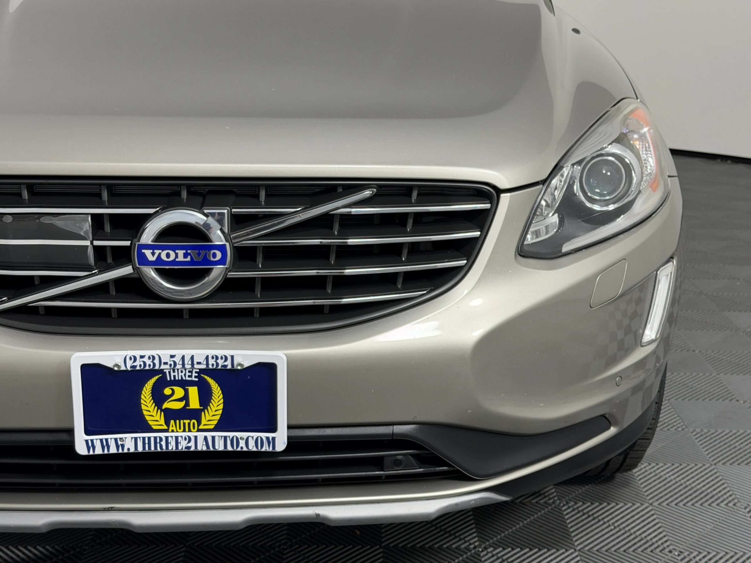 Used 2016 Volvo XC60 T6 Platinum FWD image 5