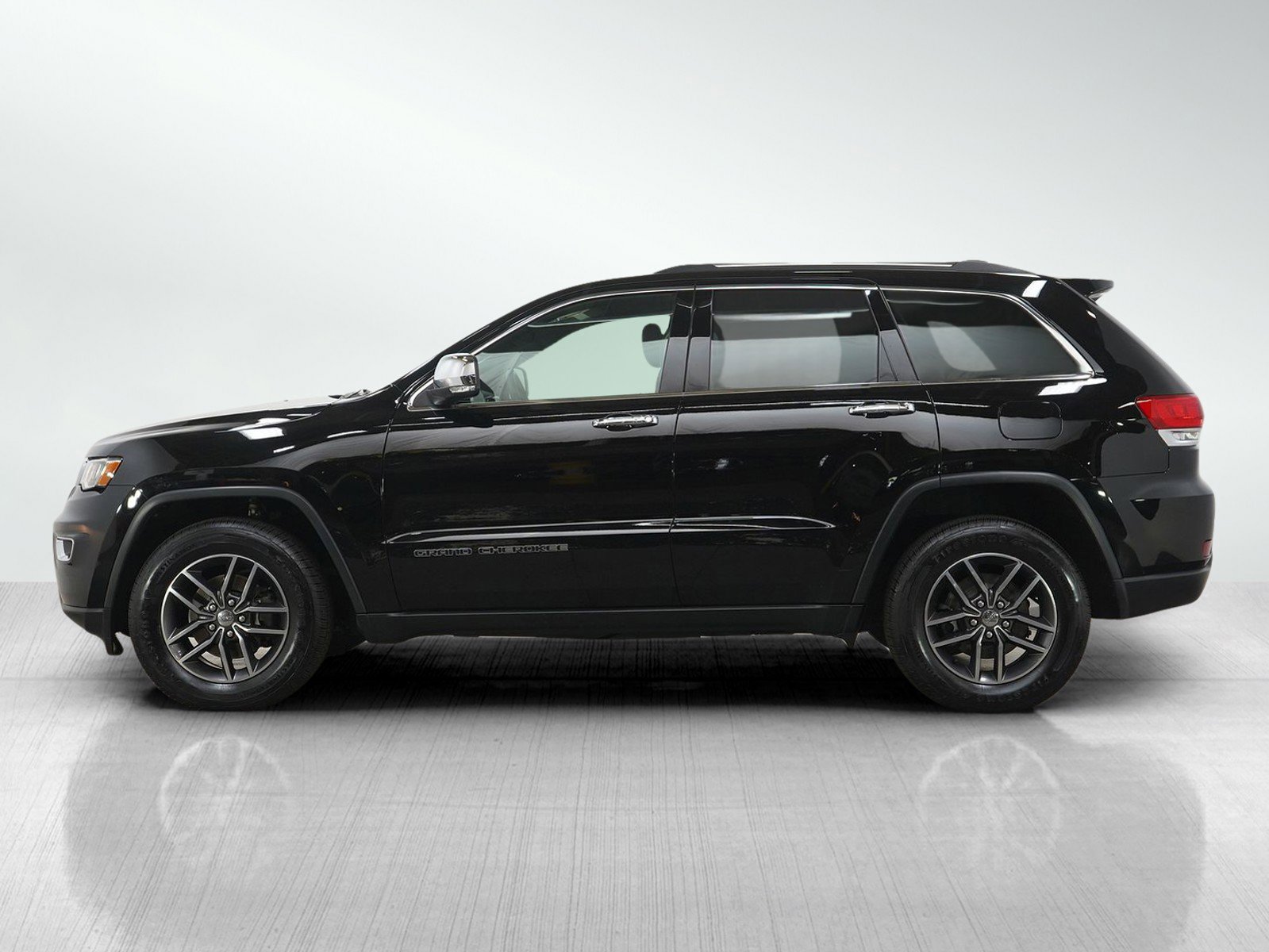 Used 2017 Jeep Grand Cherokee Limited w/ Trailer Tow Group IV AWD/4WD image 2