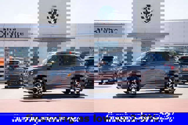 New 2025 Volkswagen Tiguan SE image 1