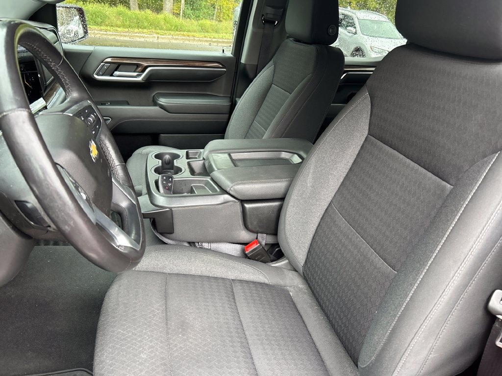 Used 2023 Chevrolet Silverado 1500 LT AWD/4WD image 10