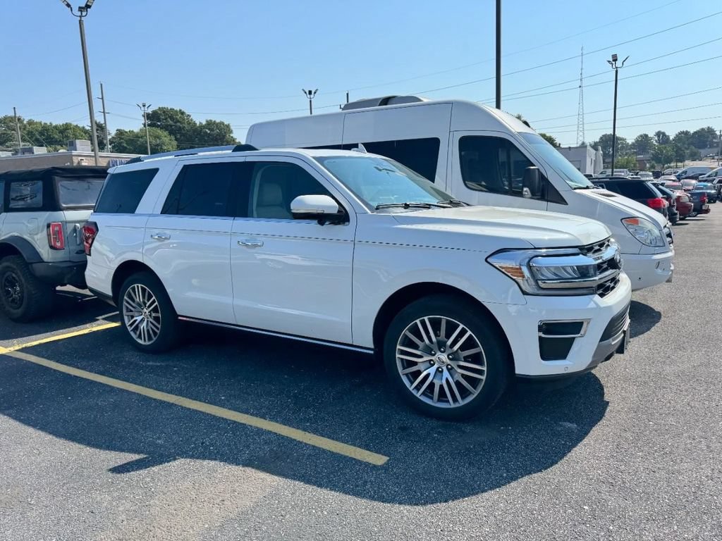 Used 2023 Ford Expedition Limited AWD/4WD image 7