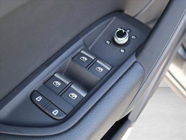 Used 2023 Audi Q5 2.0T Premium w/ Convenience Package AWD/4WD image 12
