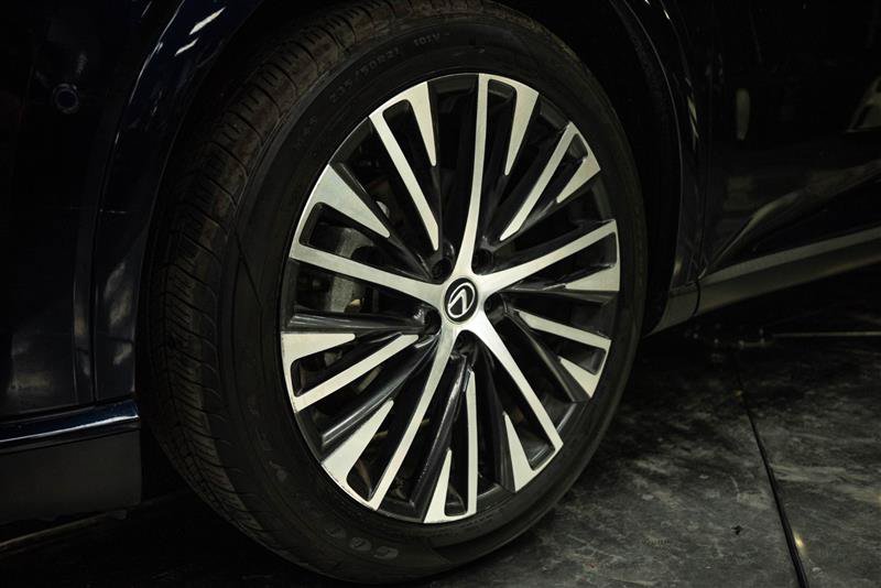 Used 2024 Lexus RX 350 w/ Convenience Package AWD/4WD image 3