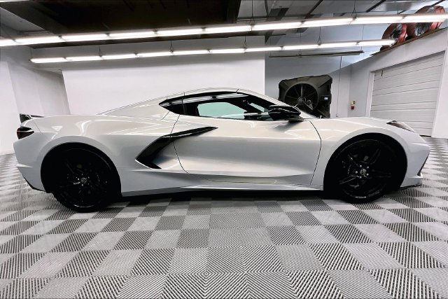 Used 2021 Chevrolet Corvette Stingray Preferred Cpe w/ Battery Protection Package RWD image 15