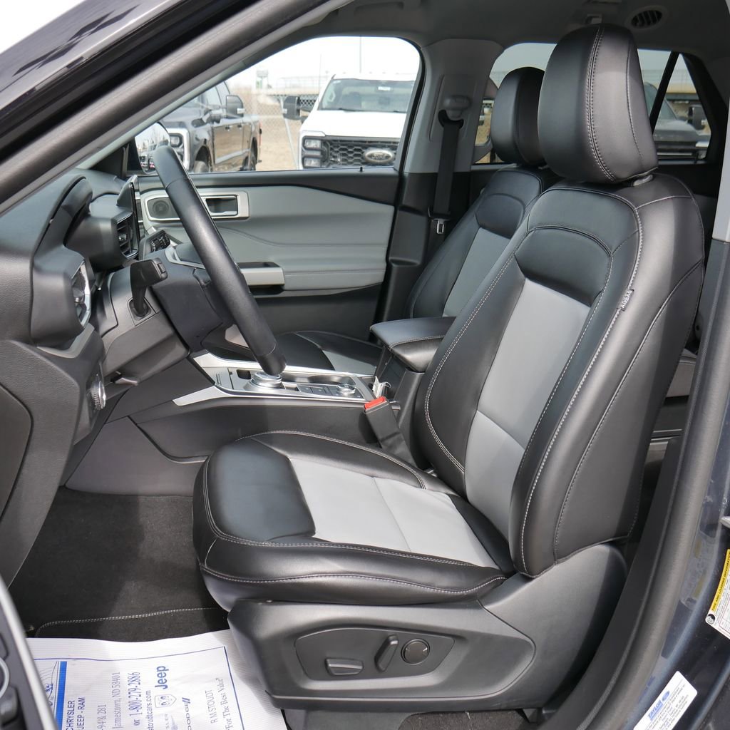 Used 2023 Ford Explorer XLT w/ Equipment Group 202A image 25