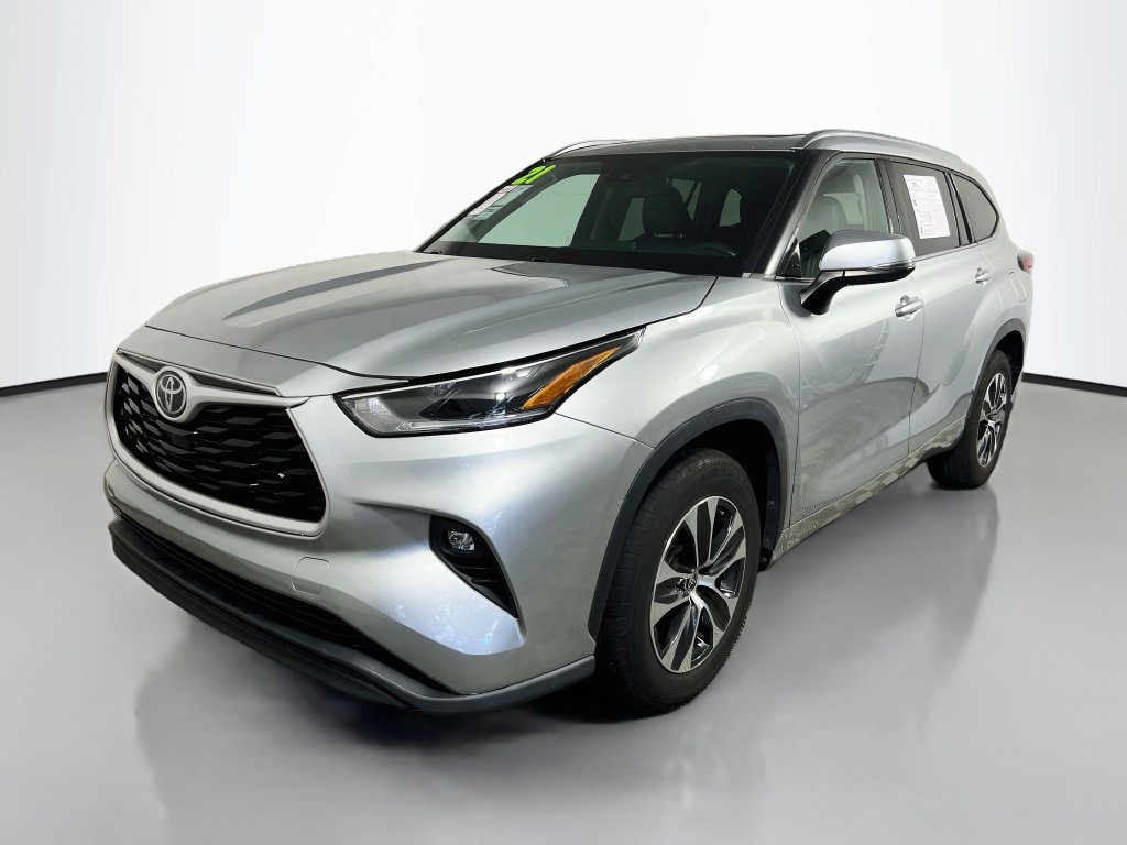 Used 2021 Toyota Highlander XLE FWD image 7