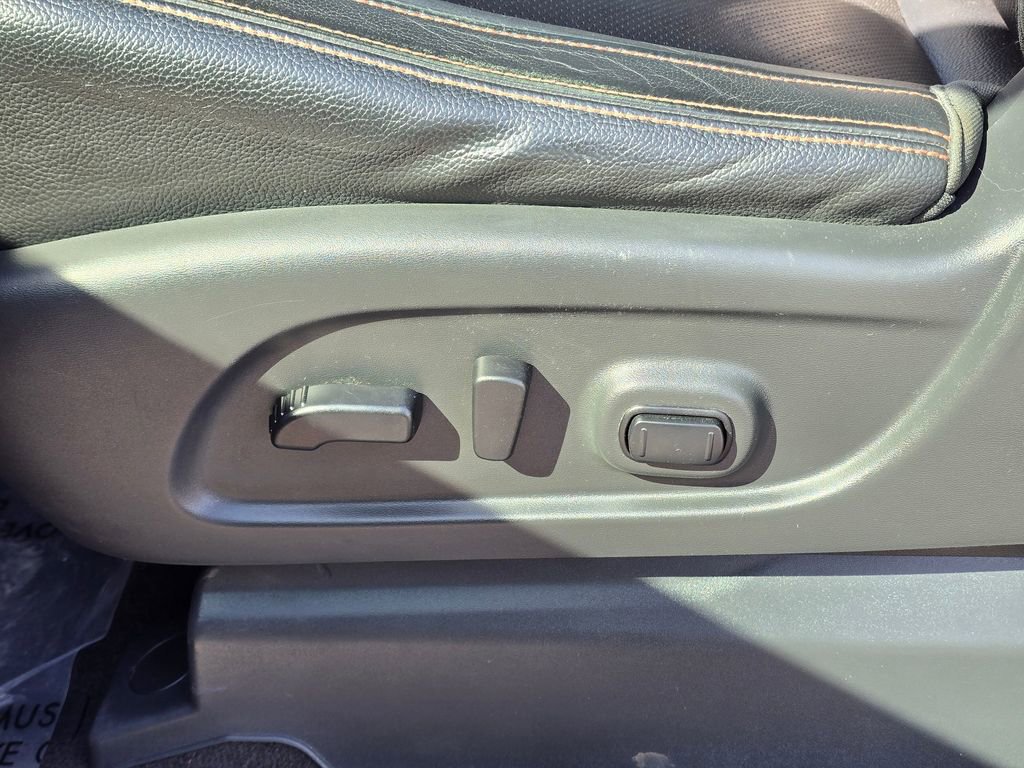 Used 2021 Nissan Titan PRO-4X w/ Pro-4x Convenience Package image 21