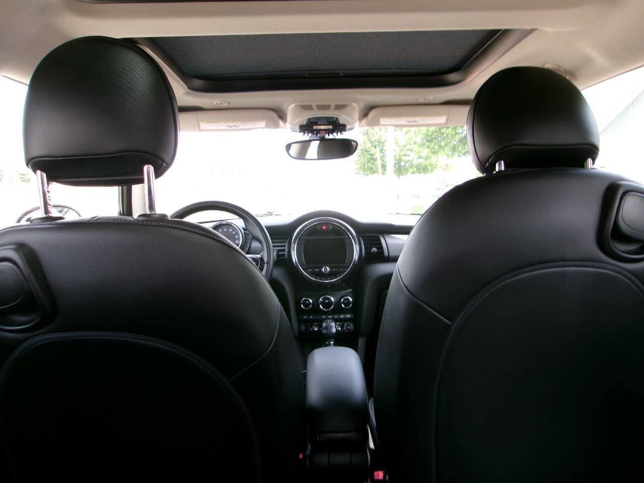 Used 2018 MINI Cooper 2-Door Hardtop FWD image 6