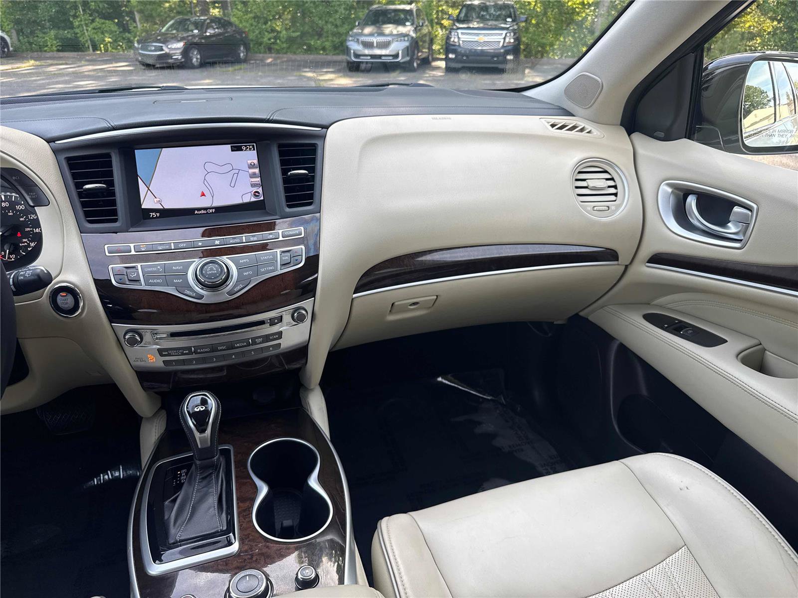 Used 2017 INFINITI QX60 Luxe w/ Deluxe Technology Package AWD/4WD image 15