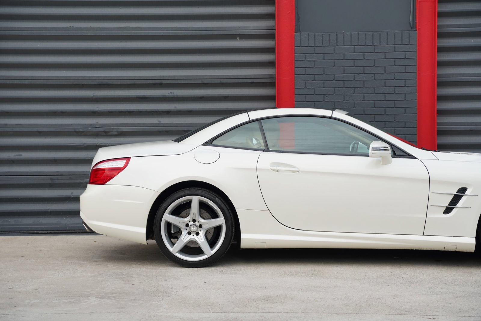 Used 2016 Mercedes-Benz SL 400 image 9