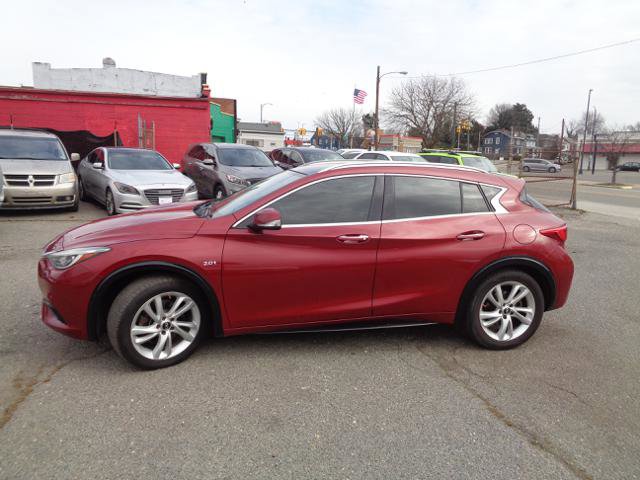 Used 2019 INFINITI QX30 image 3