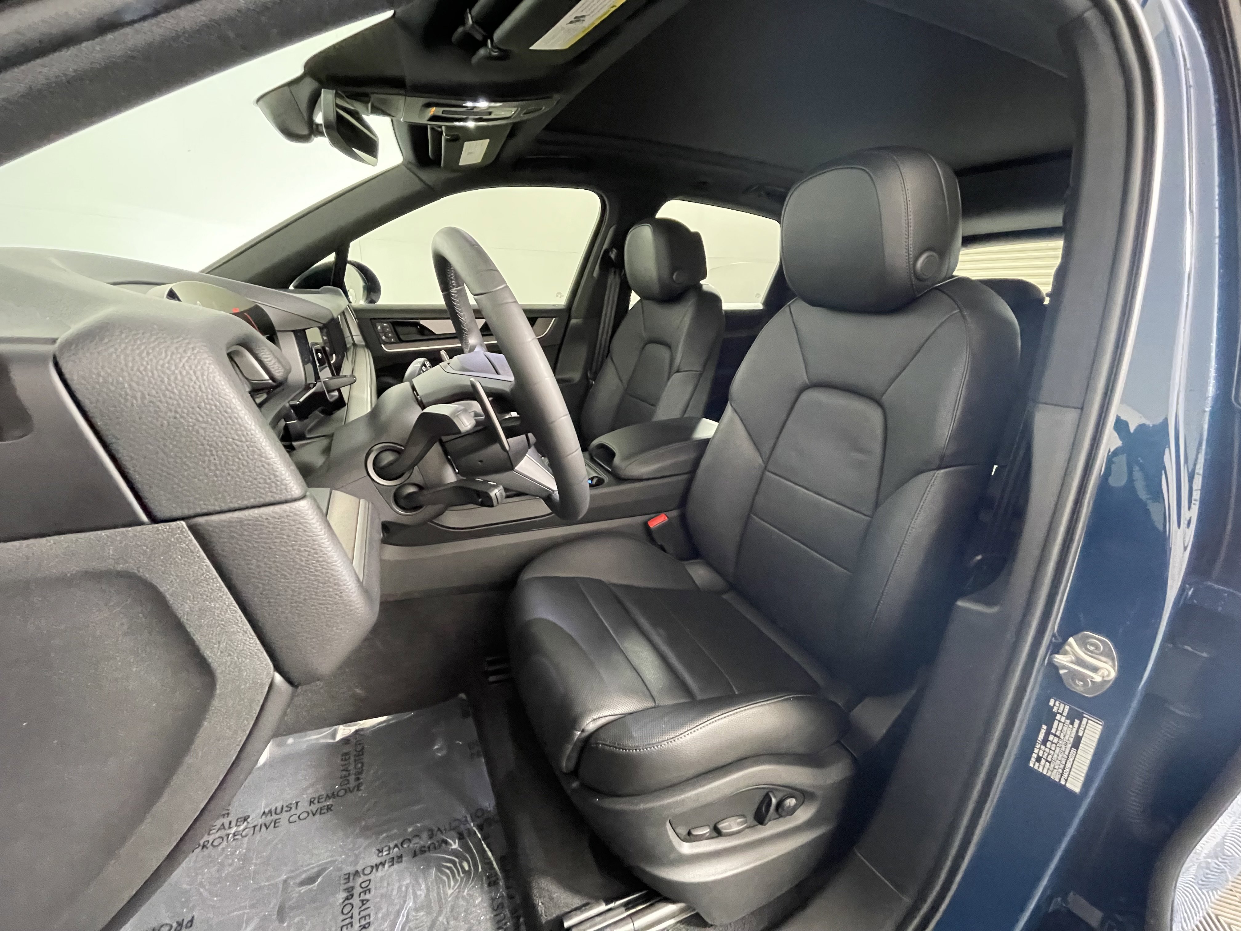 Used 2024 Porsche Cayenne image 5