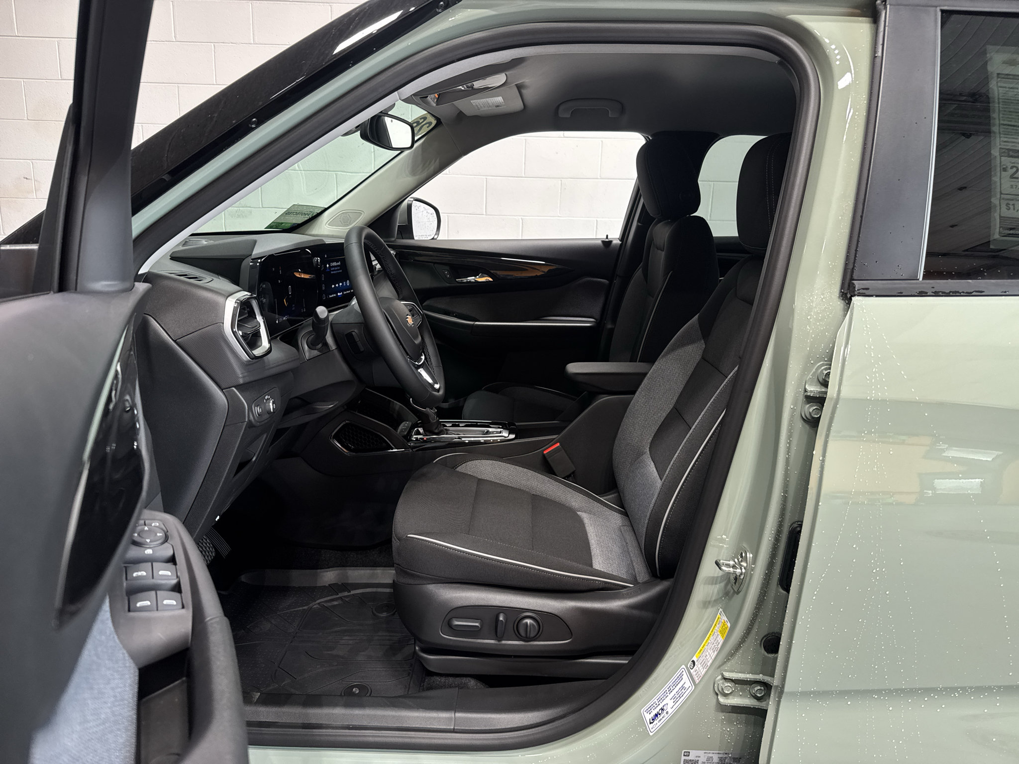 New 2026 Chevrolet TrailBlazer LT w/ Convenience Package AWD/4WD image 13