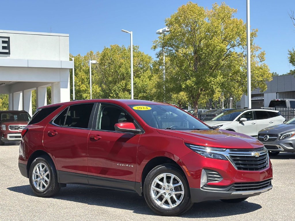 Used 2024 Chevrolet Equinox LT FWD image 1