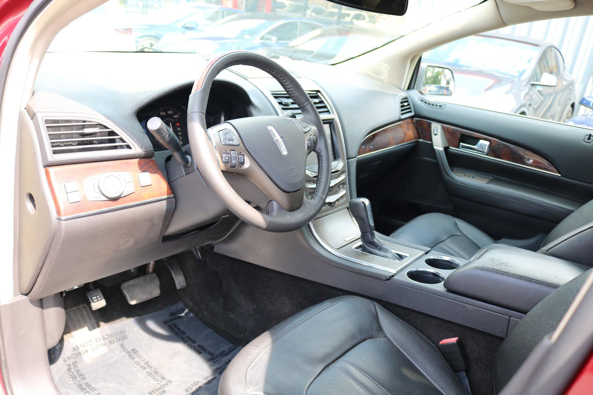 Used 2015 Lincoln MKX FWD w/ Walnut Swirl Wood Package image 16
