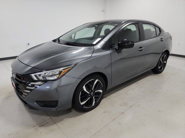 Used 2024 Nissan Versa SR image 8