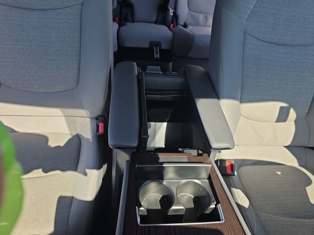 Used 2024 Toyota Sienna LE FWD image 17